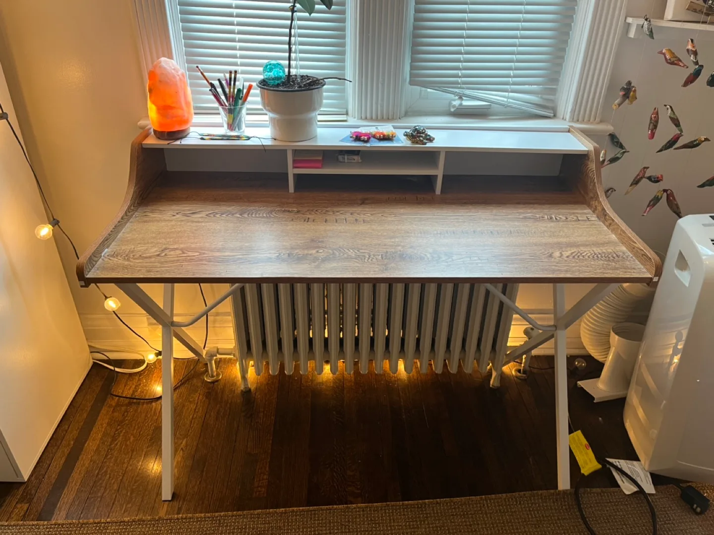 Mid-Century Modern Writing Desk image indicator(2)