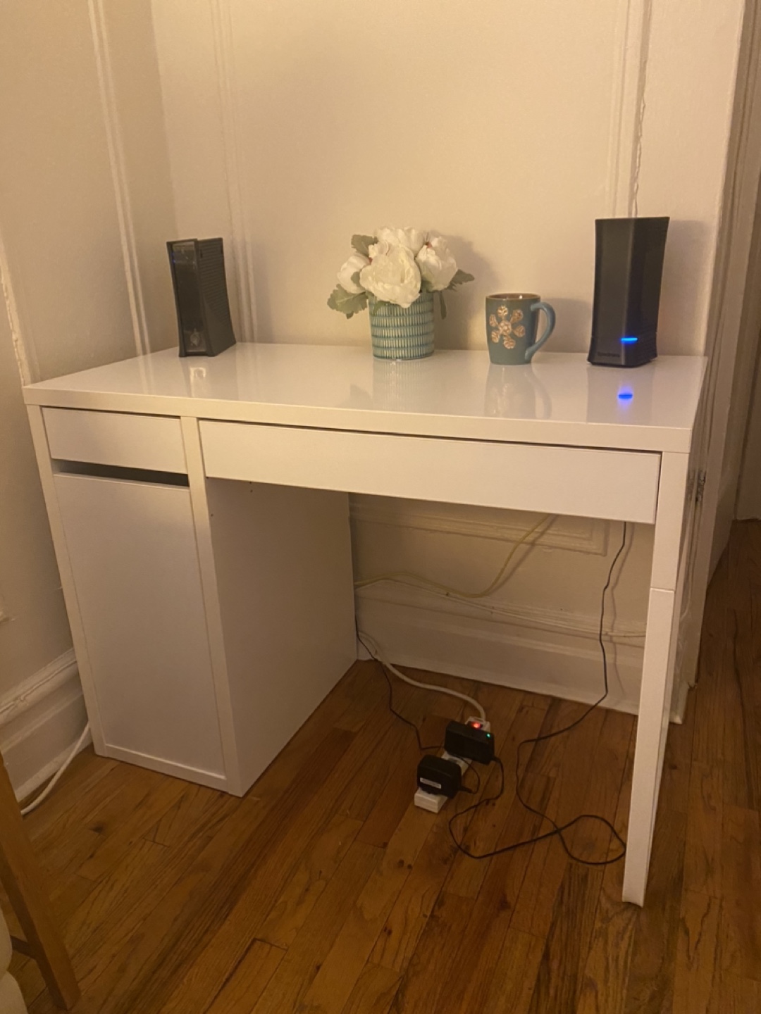 IKEA MICKE Desk - White