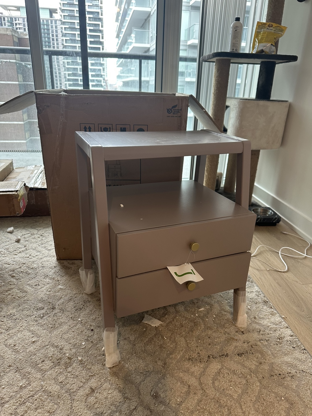 Jeffereson Her Majesty 2-Drawer Nightstand