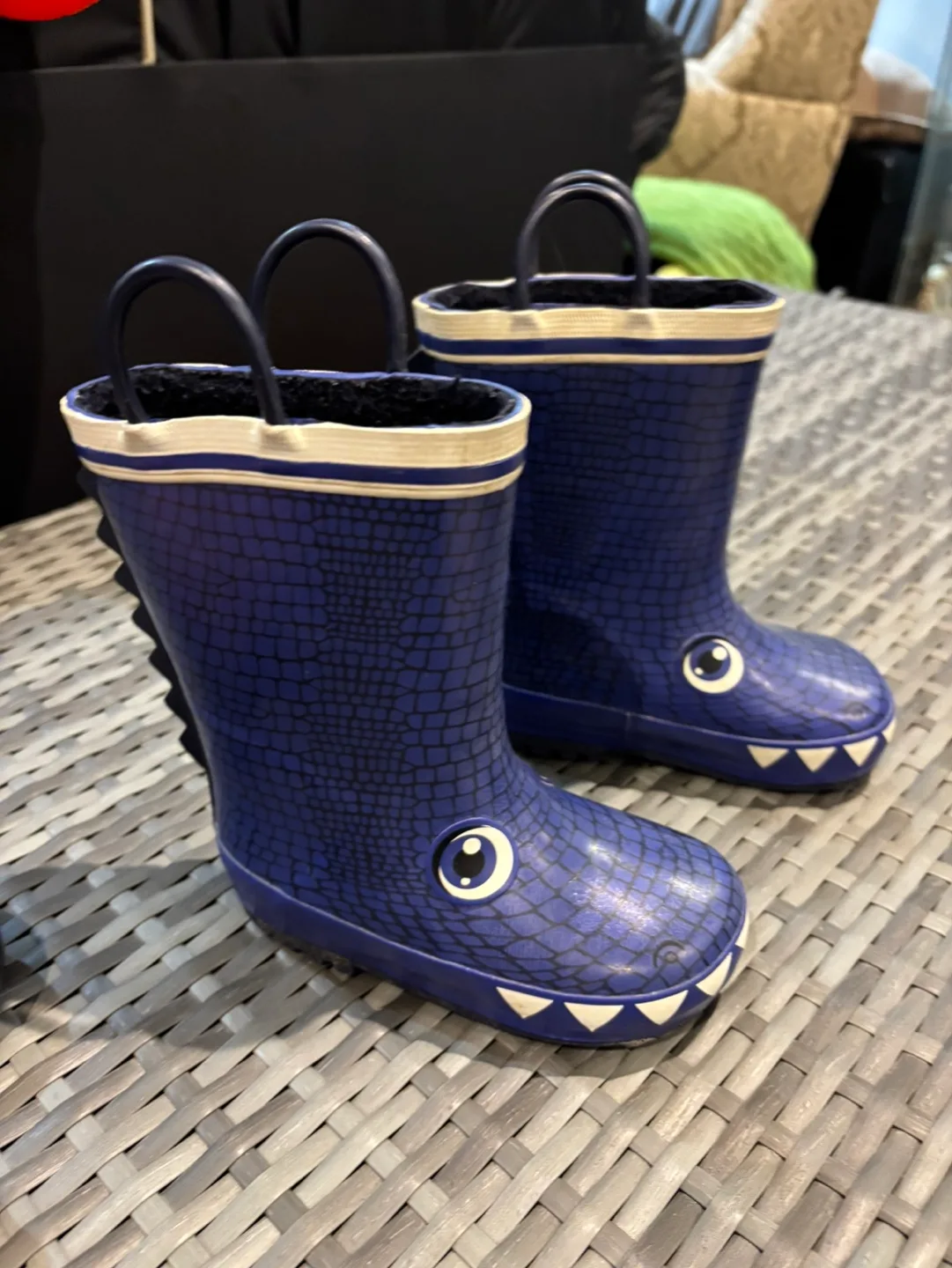 Kids' Dinosaur Rain Boots Size 8 image indicator(2)