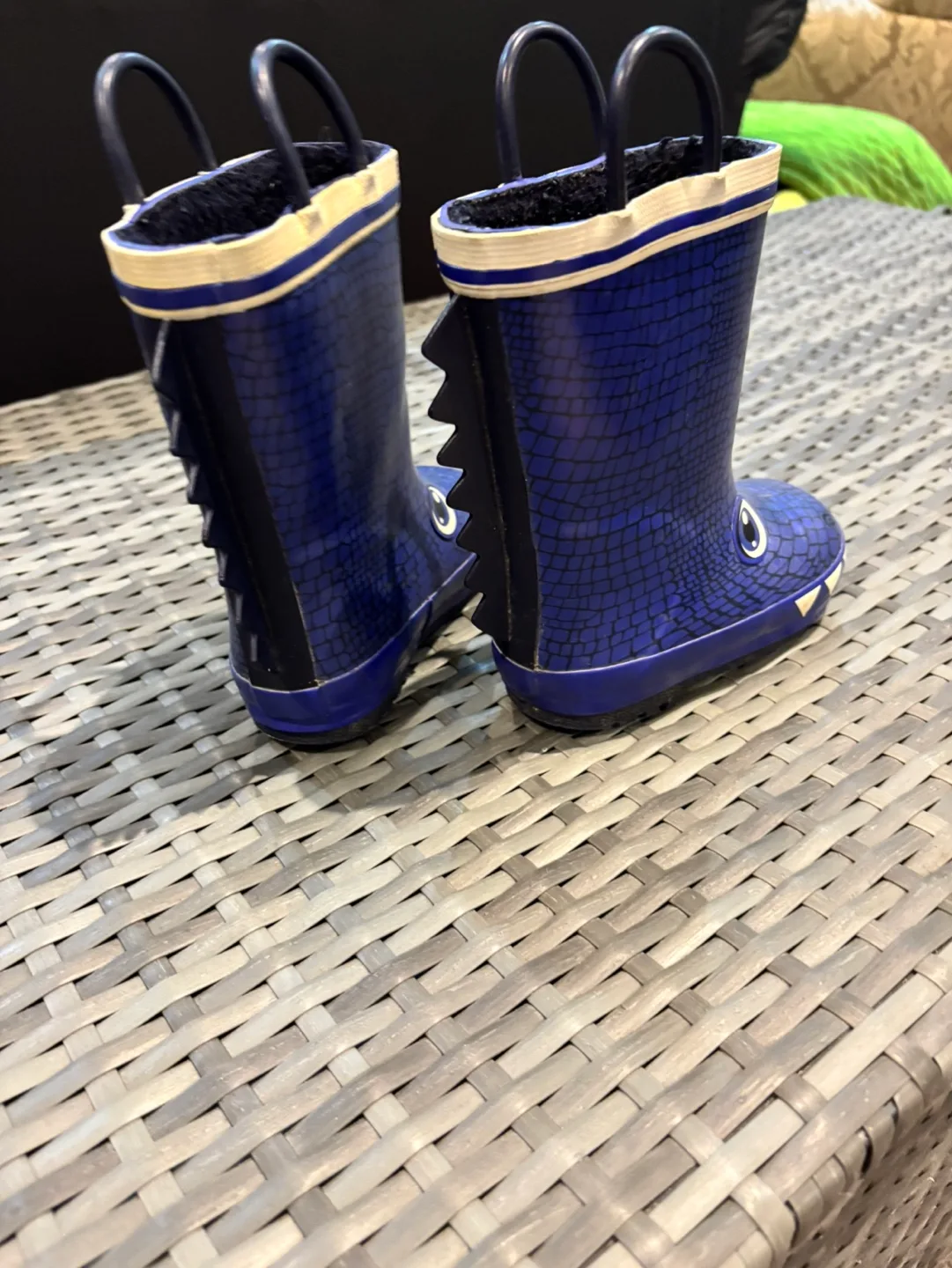 Kids' Dinosaur Rain Boots Size 8 image indicator(4)