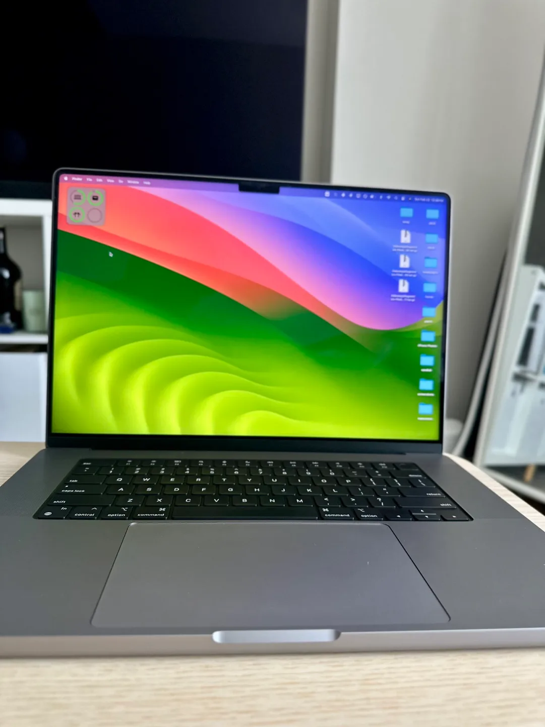 MacBook Pro M1 Max 64GB 8TB, 16 inch image indicator(6)