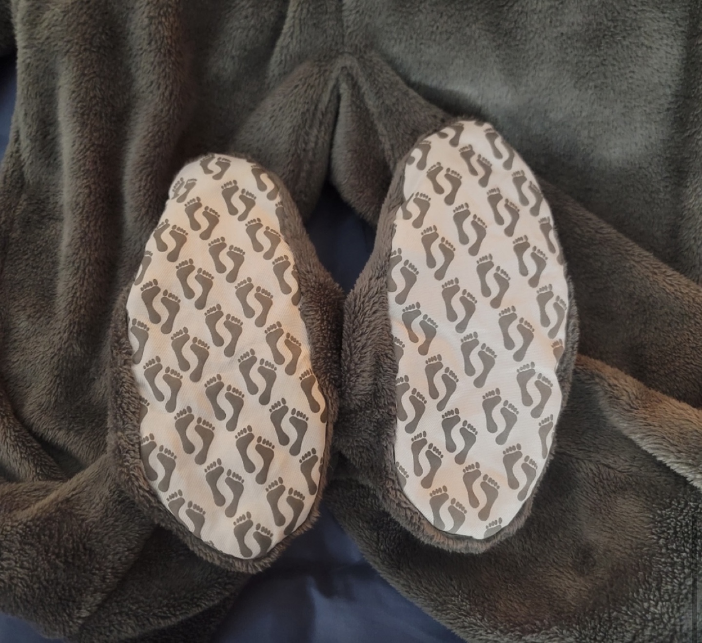 Women’s fleece footed pajamas - photo 3