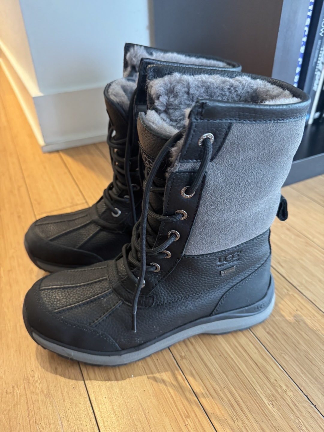 UGG Women Adirondack III Boot - NEW in box - photo 3