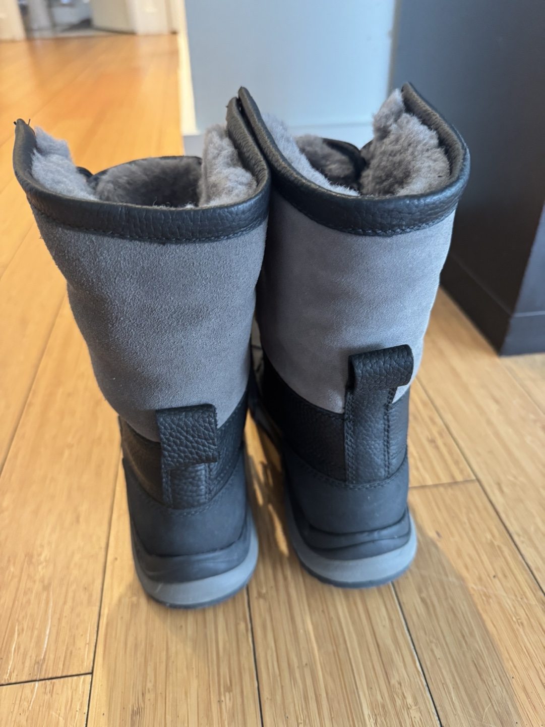 UGG Women Adirondack III Boot - NEW in box - photo 4