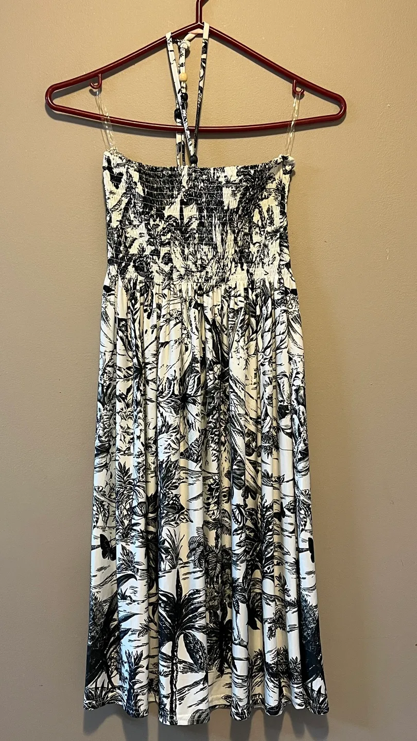 #freecycle CandyCouture Black and White Tropical Halter image indicator(2)