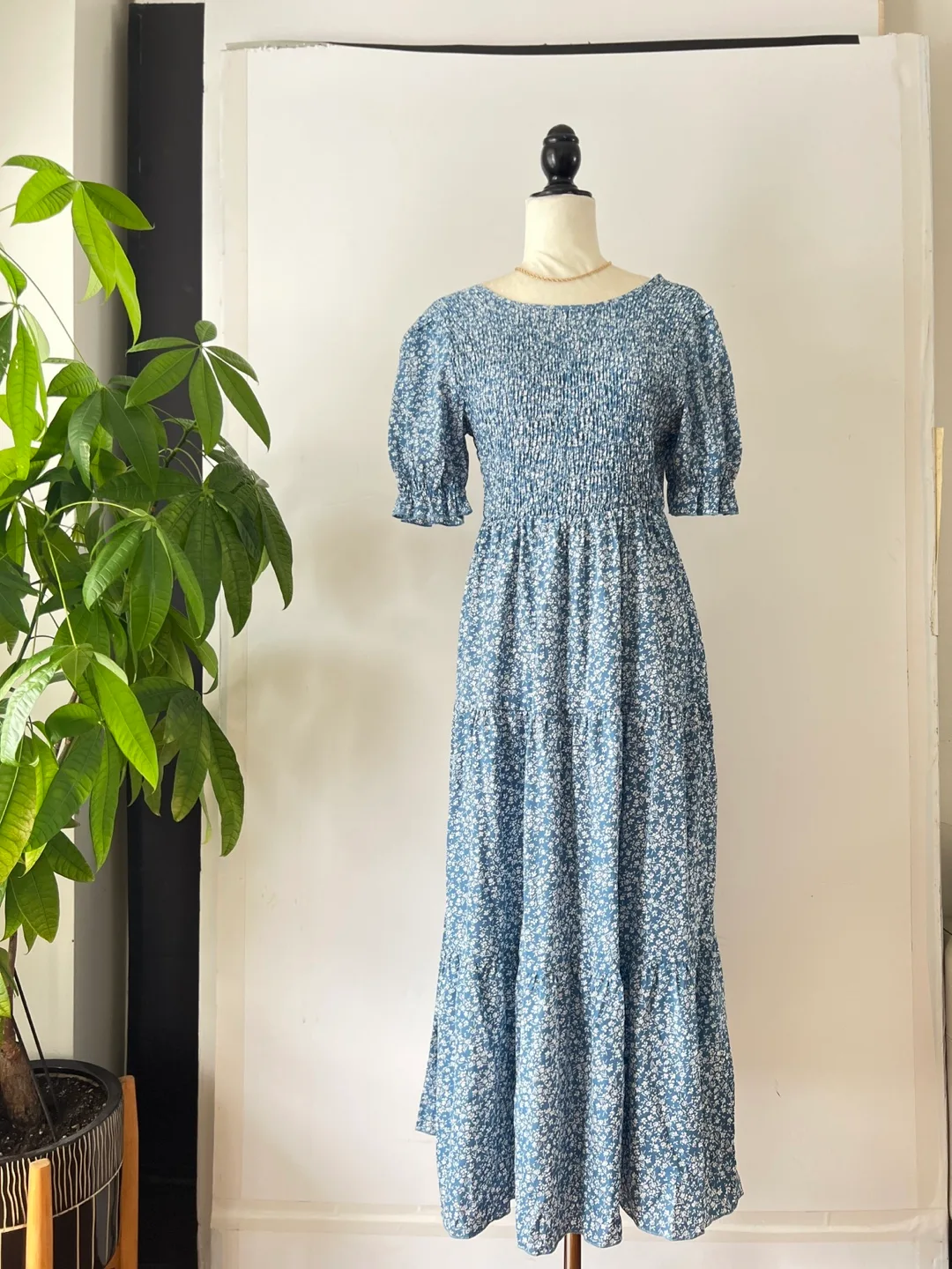 Blue floral midi dress thumbnail