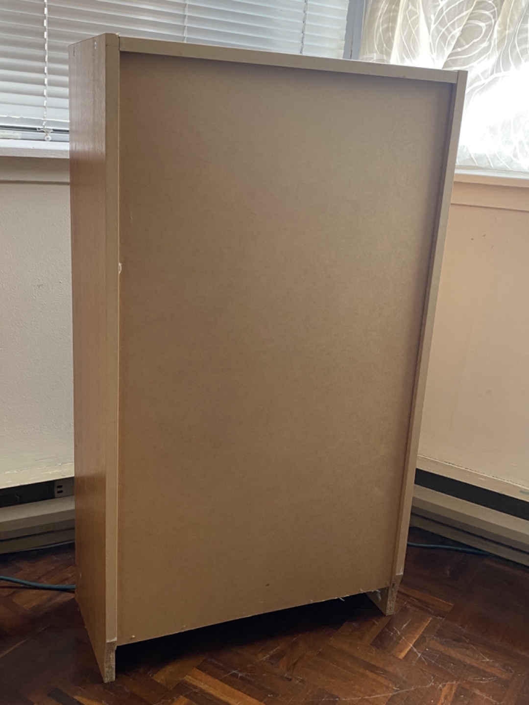 [Move-Out Sale] Three-shelf wooden bookcase - photo 3