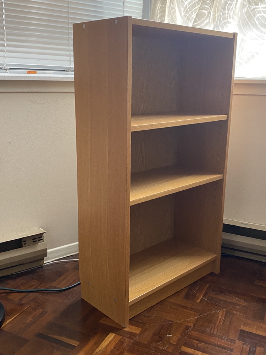 [Move-Out Sale] Three-shelf wooden bookcase