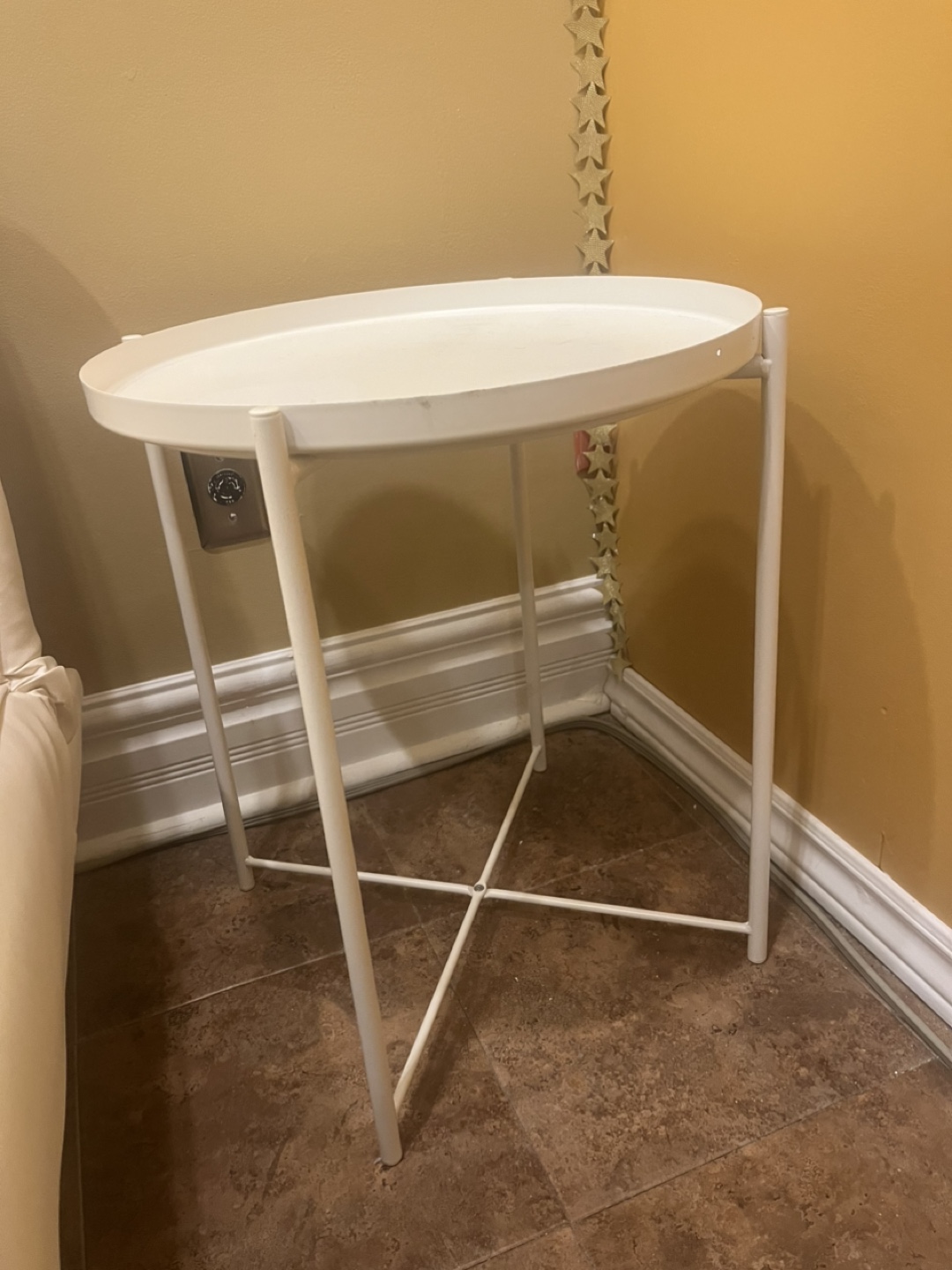 White Round Side Table - photo 2