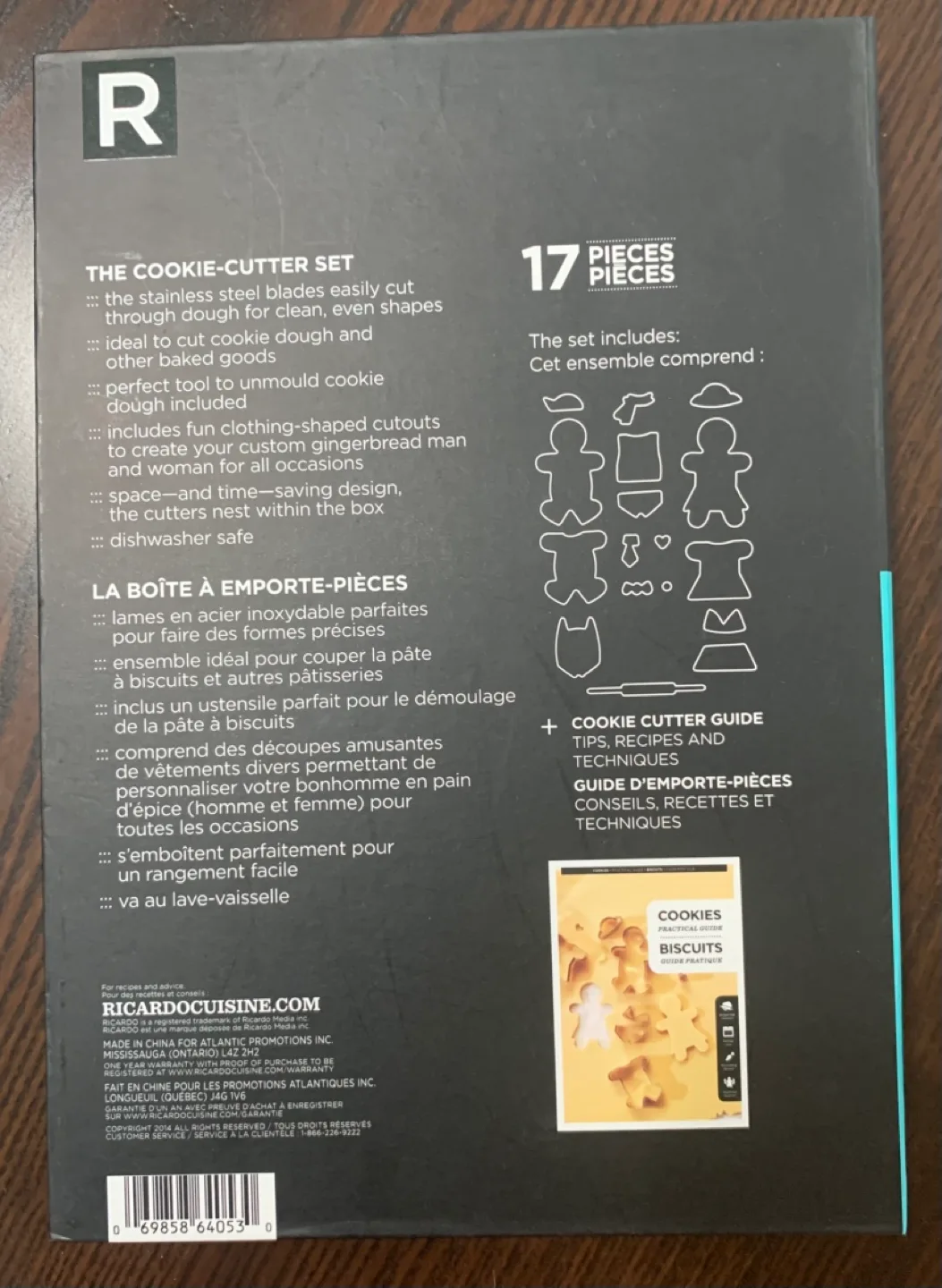 17-Piece Cookie Cutter Set with Recipe Booklet image indicator(4)