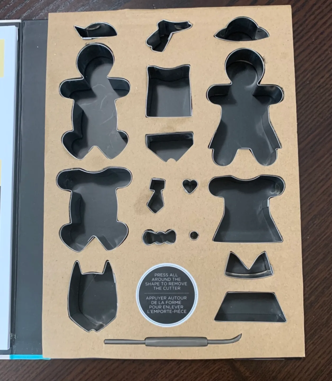 17-Piece Cookie Cutter Set with Recipe Booklet image indicator(3)