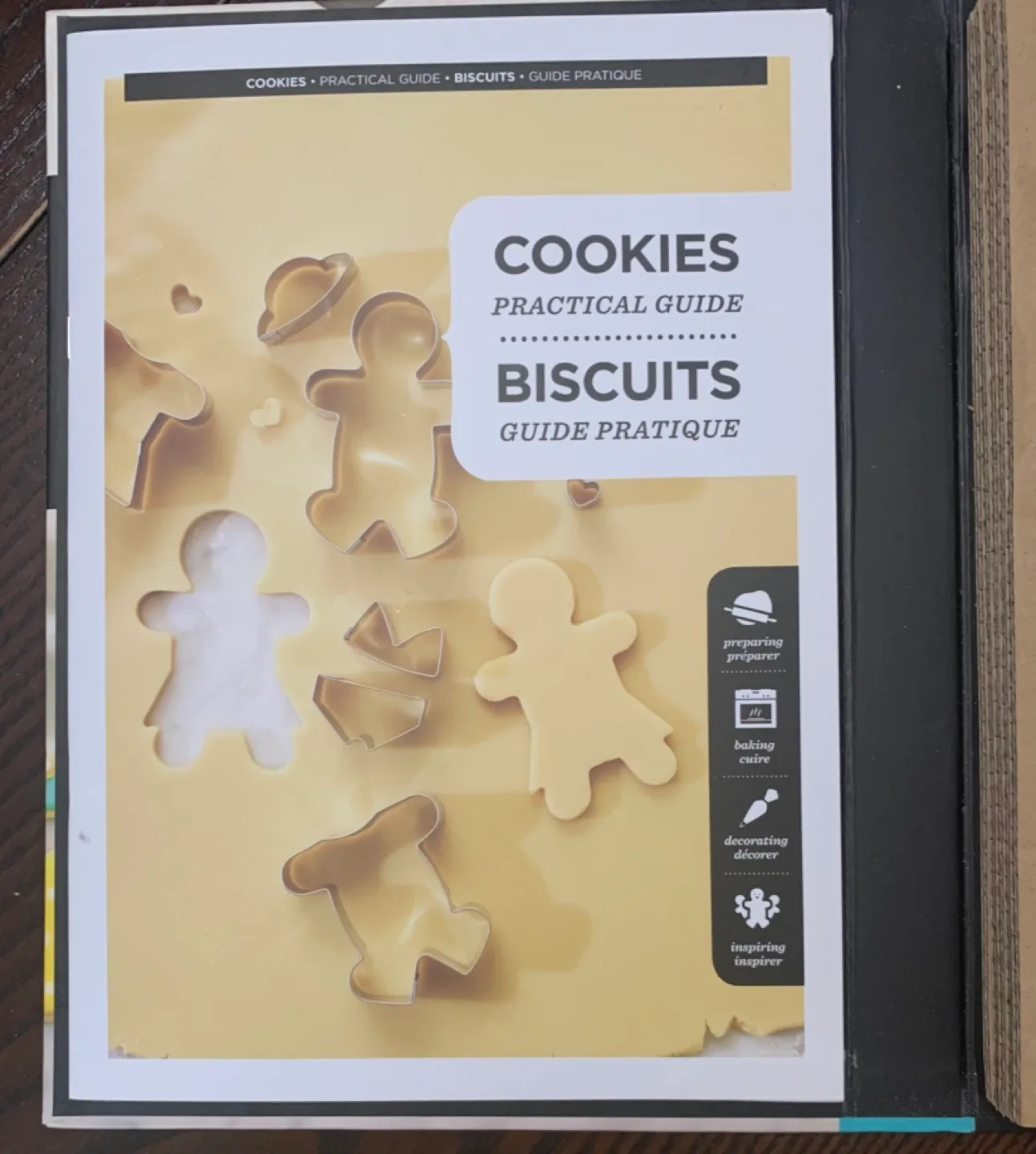 17-Piece Cookie Cutter Set with Recipe Booklet image indicator(2)