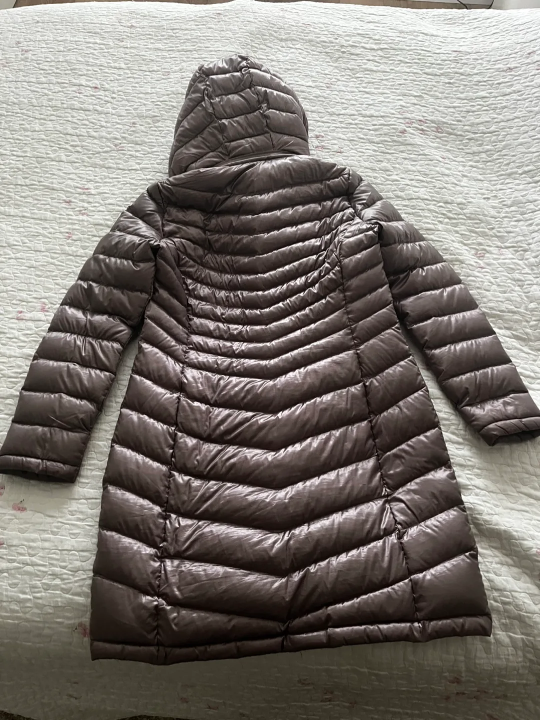 Women's Long Down-Filled Puffer Jacket with Hood image indicator(2)