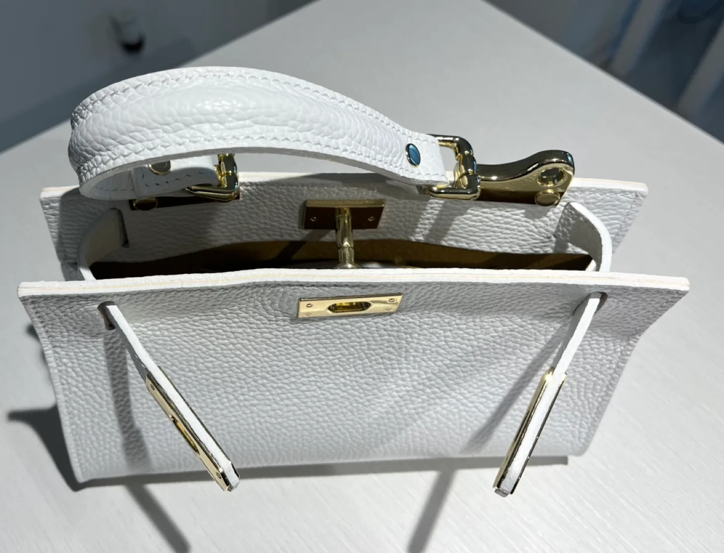 White Leather Handbag (brand new never used) image indicator(6)