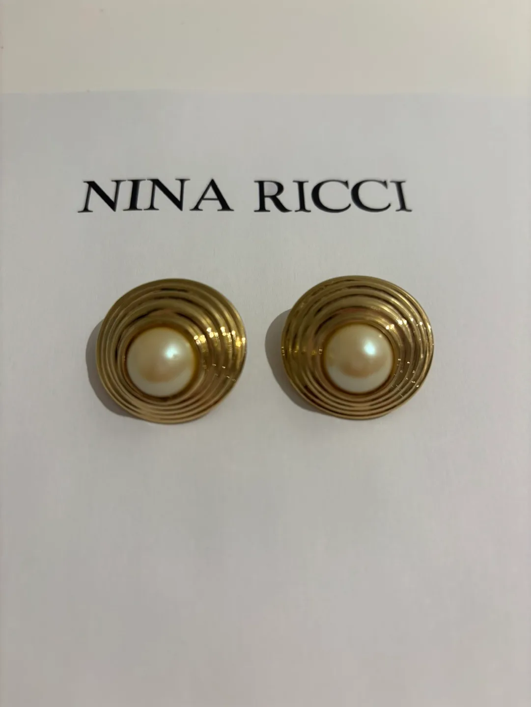 Nina Ricci Vintage Clip On Pearl Gold Plated Earrings thumbnail
