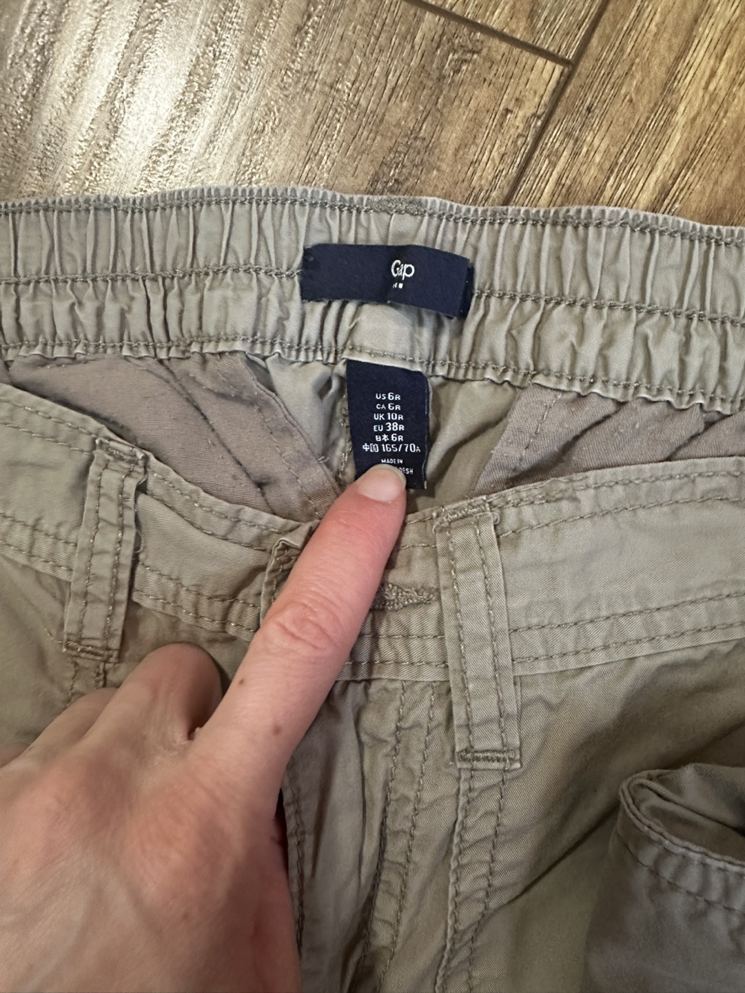 Gap and American Eagle cargo pants size 6 - photo 3