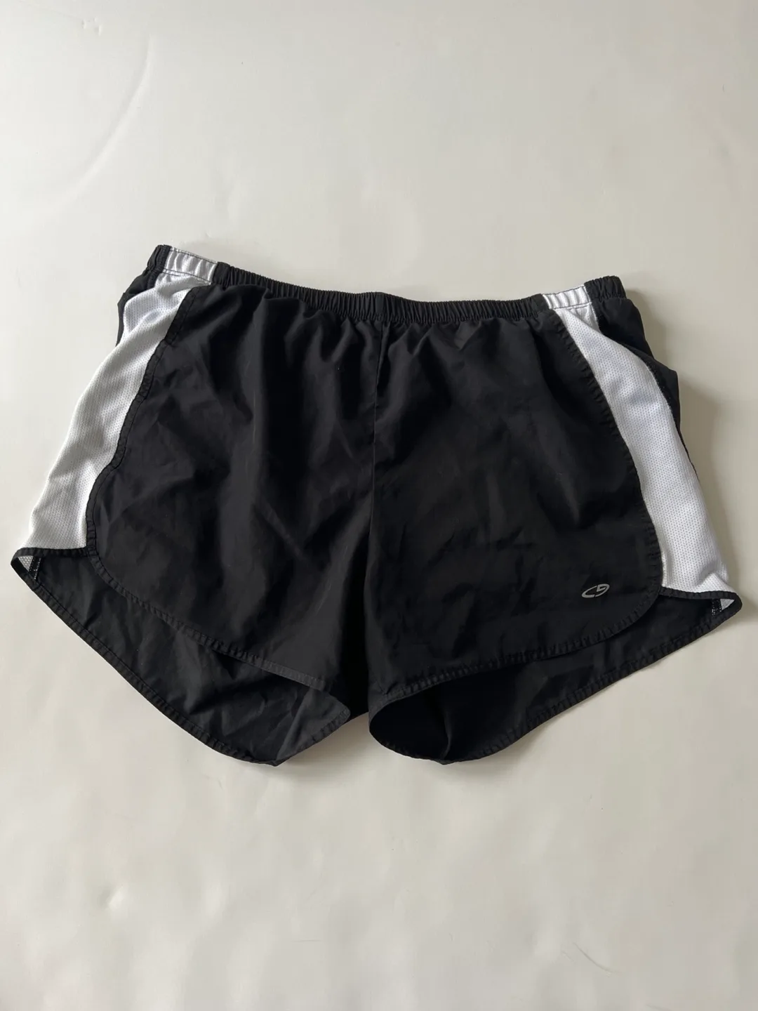 Bundle of 3 shorts - TNA, Champion, Aerie image indicator(3)