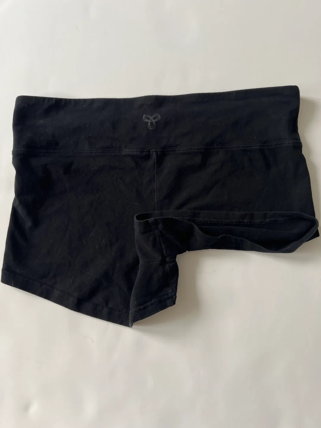 Bundle of 3 shorts - TNA, Champion, Aerie image indicator(2)