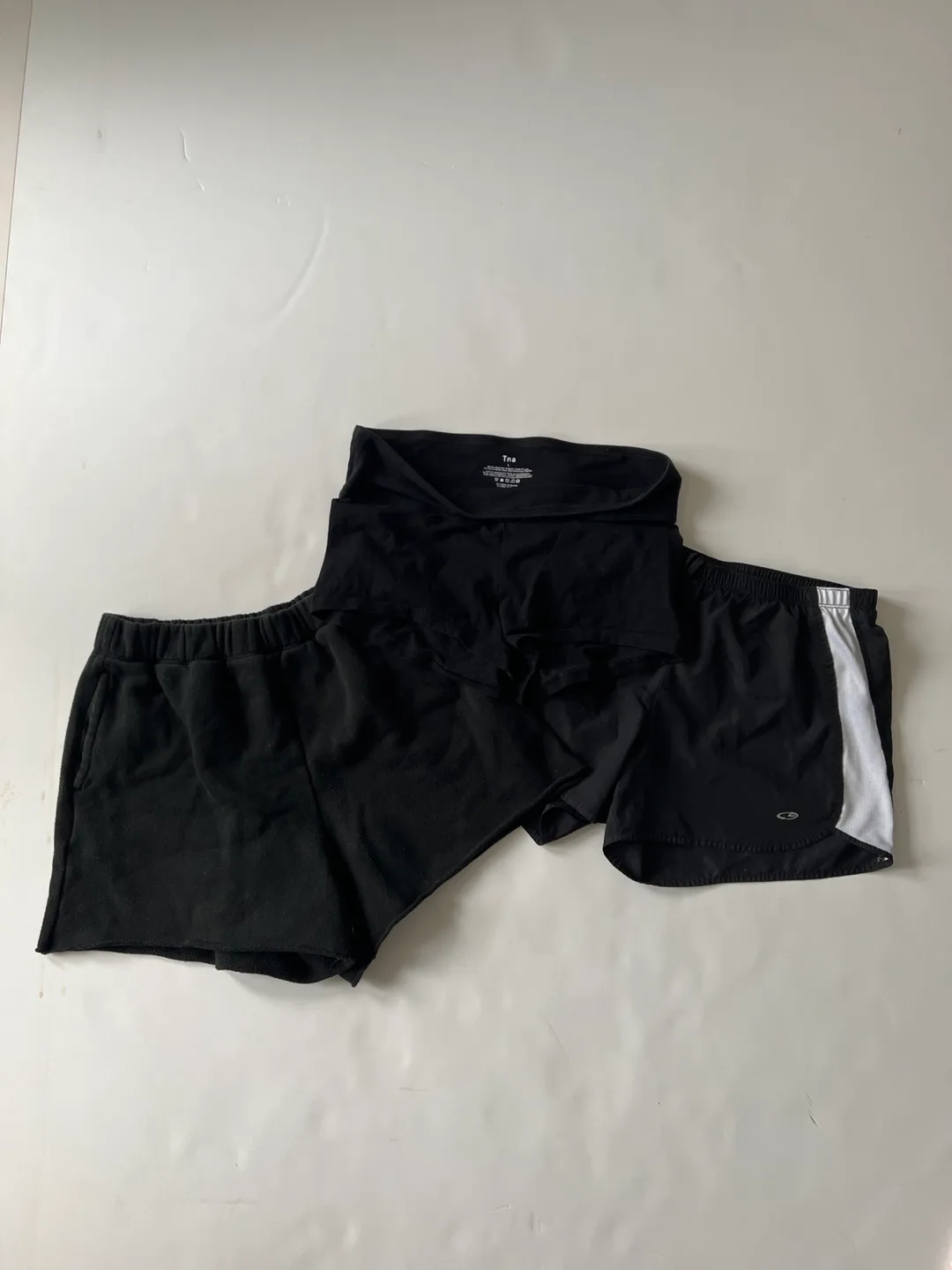 Bundle of 3 shorts - TNA, Champion, Aerie image indicator(10)