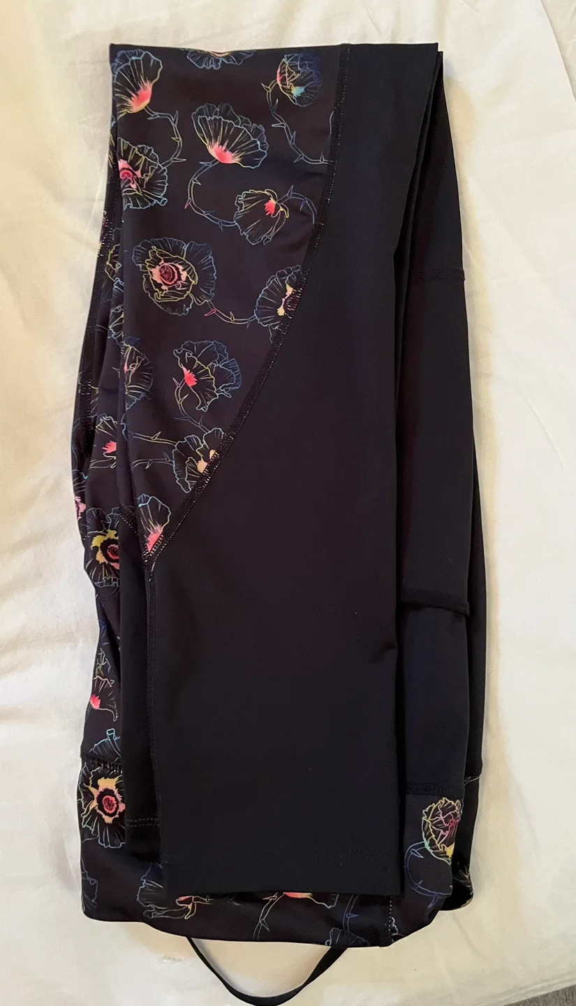 Nike Floral Print Leggings image indicator(3)