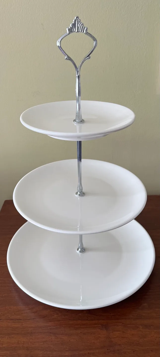 Three-Tiered Serving Stand image indicator(3)