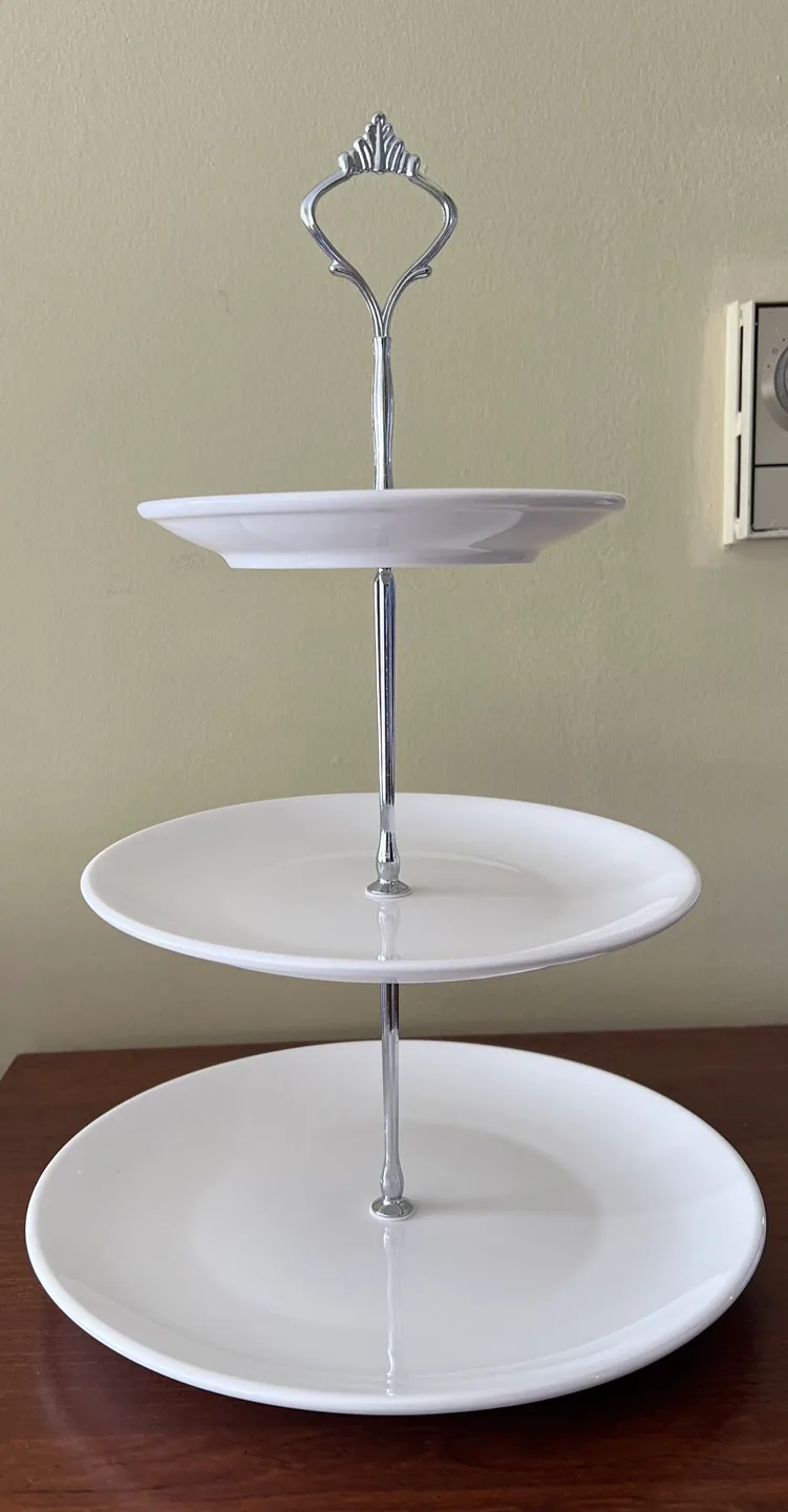 Three-Tiered Serving Stand image indicator(4)