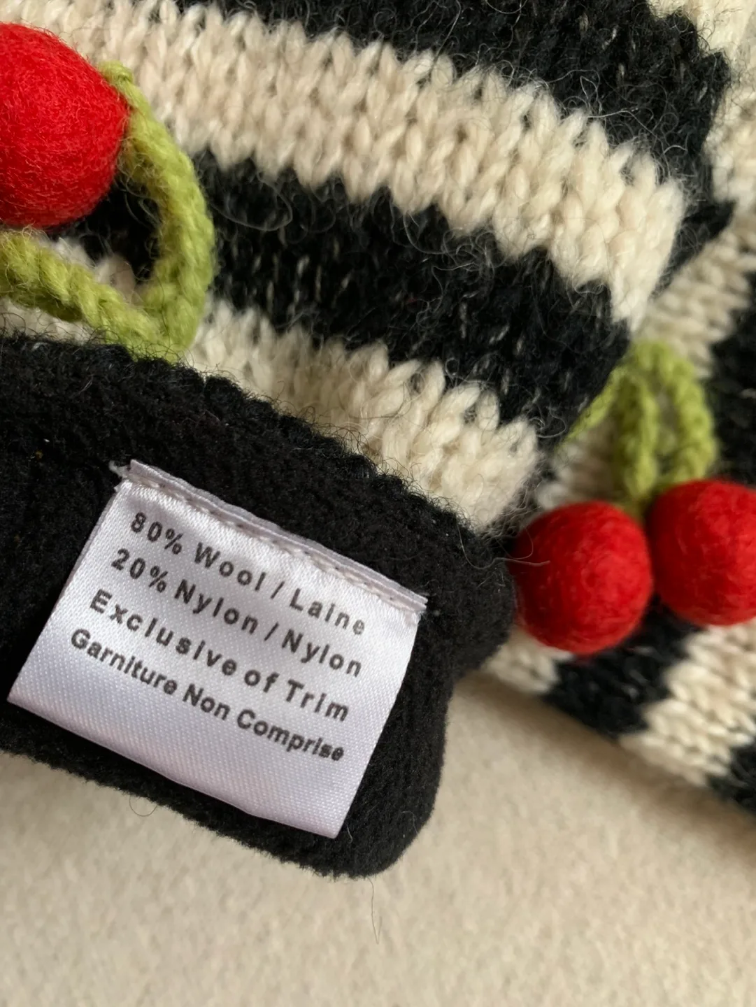 NEW 🎁 80% Wool, Fleece Lined Mittens image indicator(3)