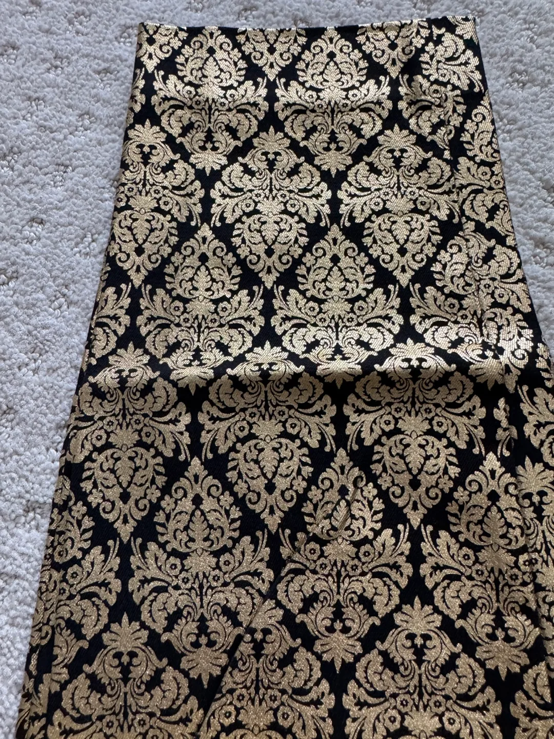 Old Navy Pixie Ankle Length Pants - Size 6 image indicator(2)