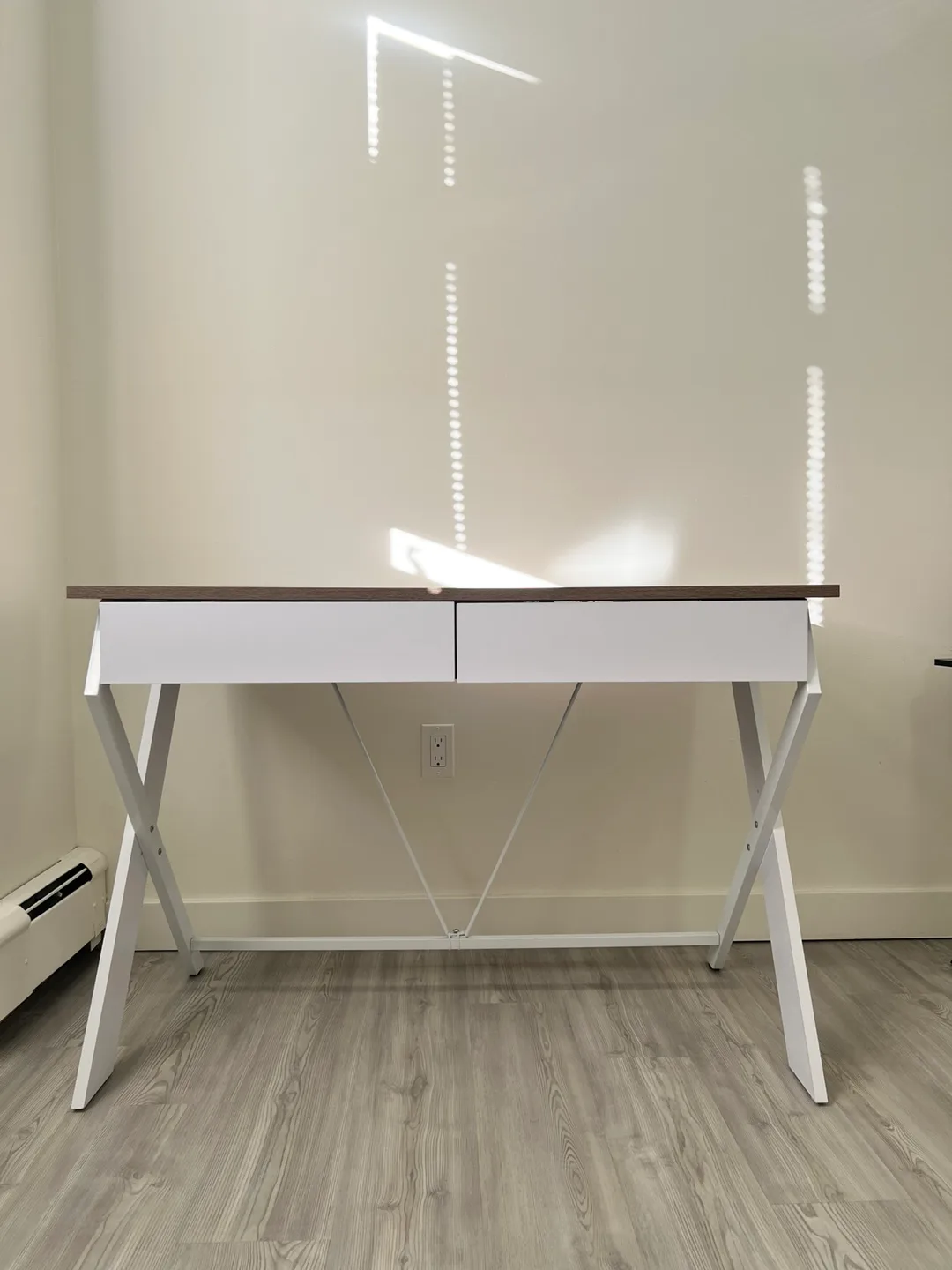 Modern White and Wood Writing Desk image indicator(4)