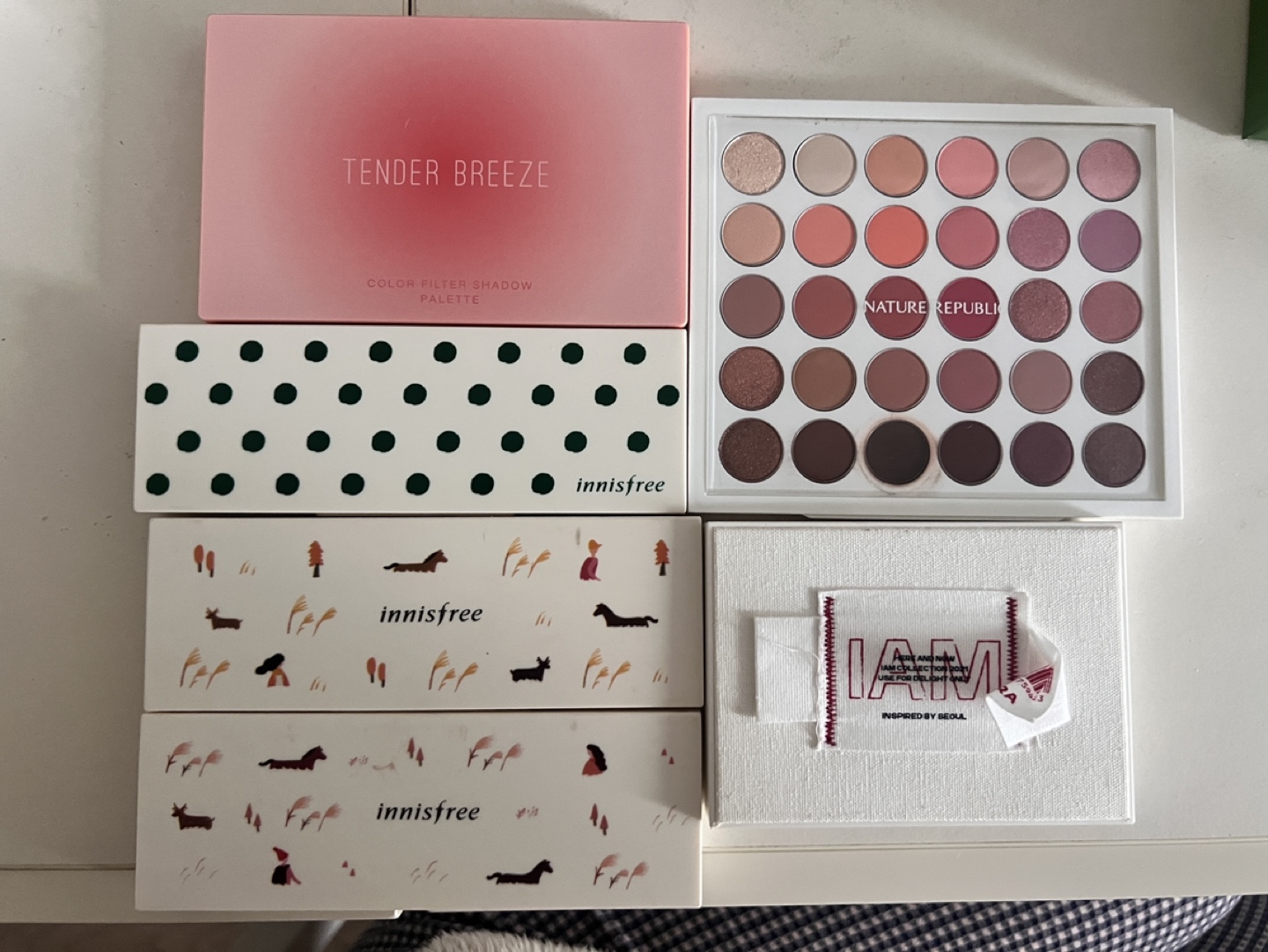 K-beauty eyeshadow palette set (opened and used)