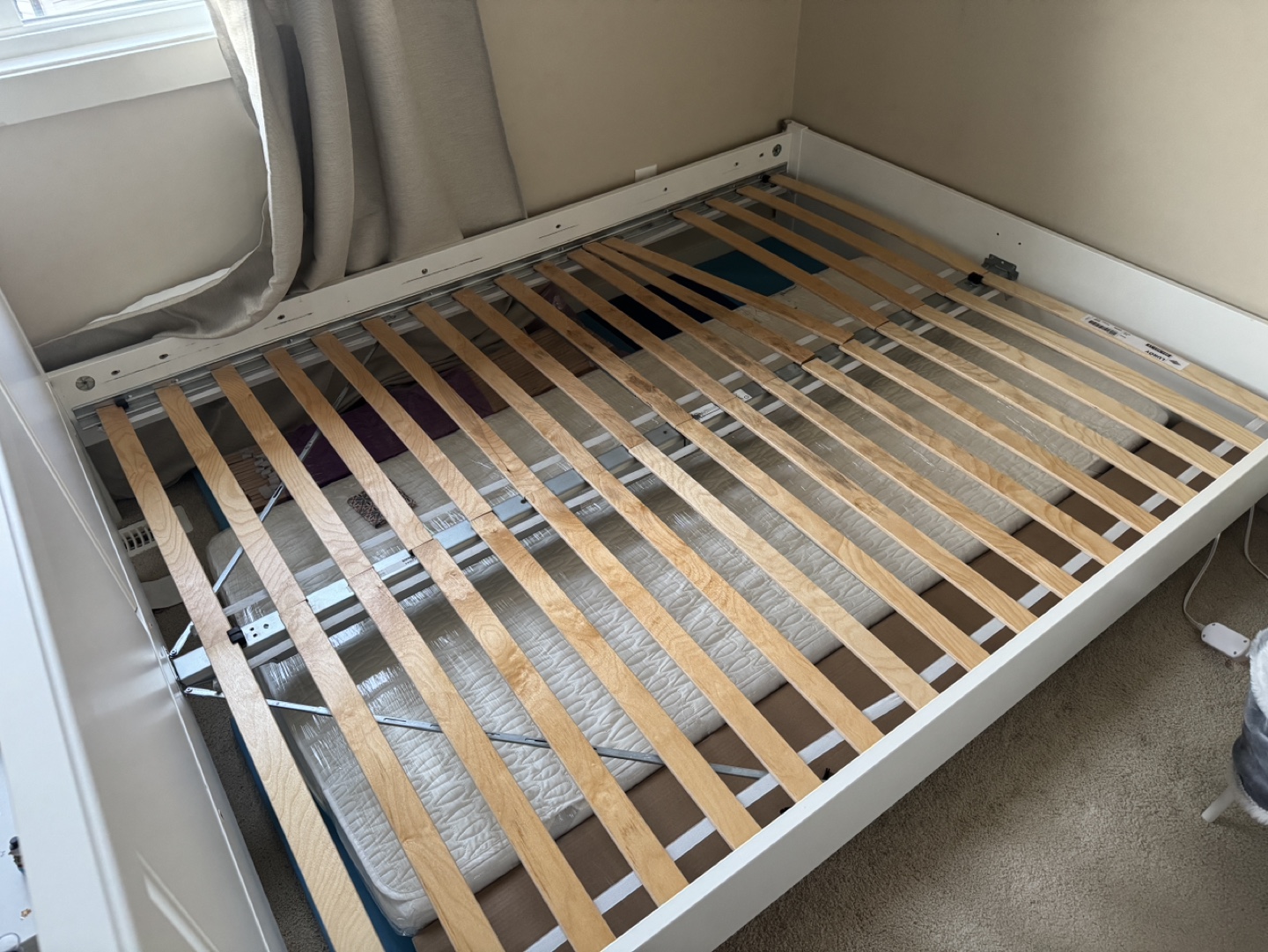 IKEA Songesand White Queen Bed Frame - photo 3