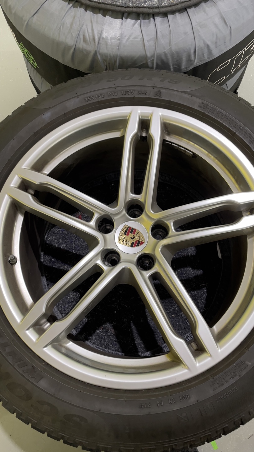 Porsche 19" Wheels for Macan - photo 2