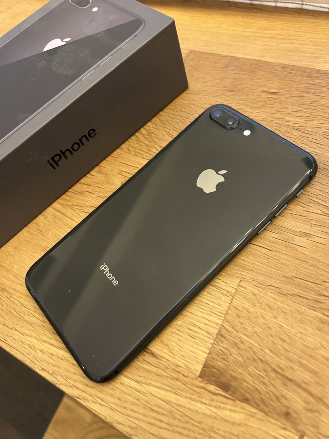 iPhone 8 Plus, Black, Unlocked, 64GB - photo 2