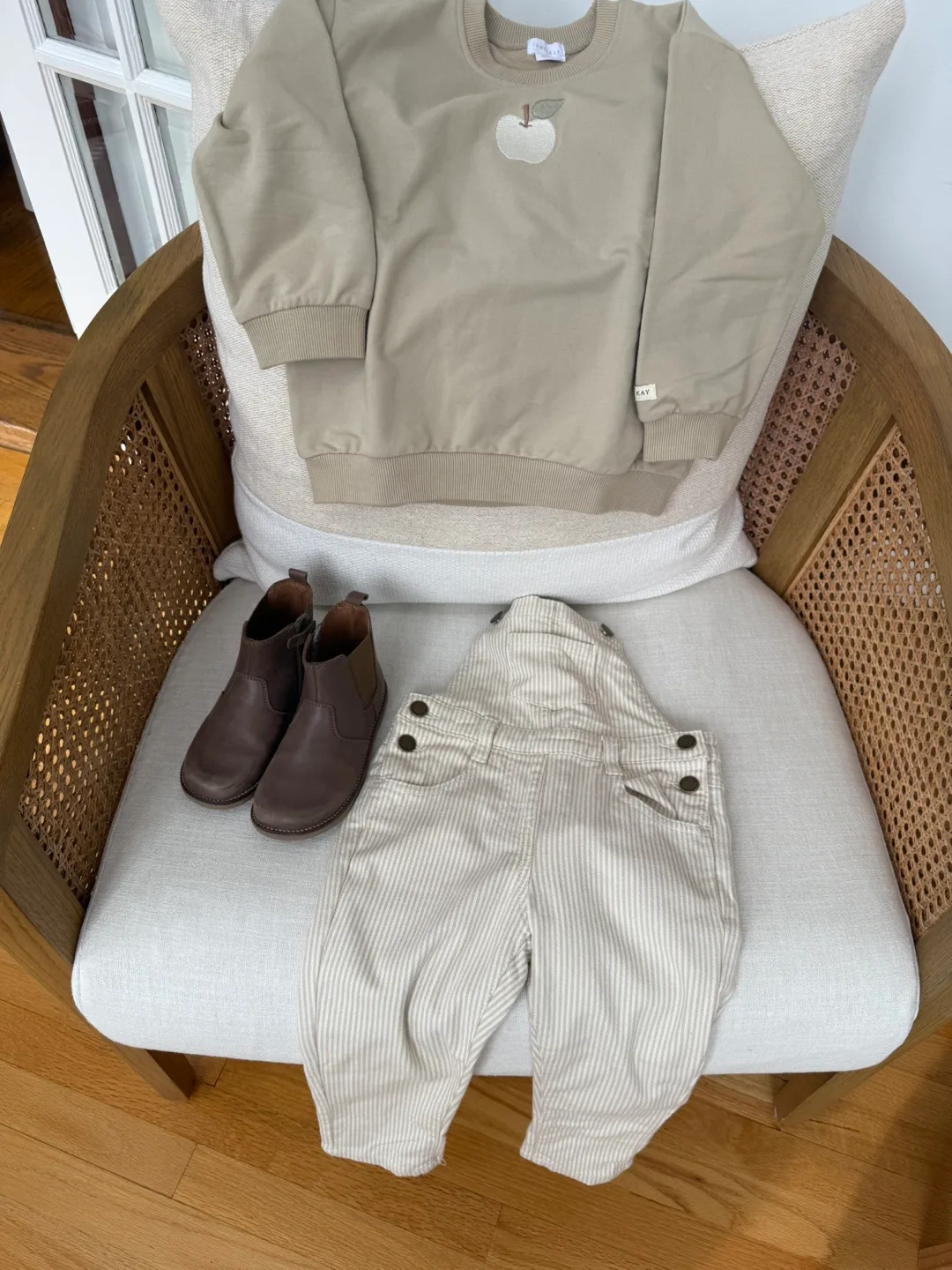 Complete Jamie Kay outfit including boots.   - Size 5 years old image indicator(5)