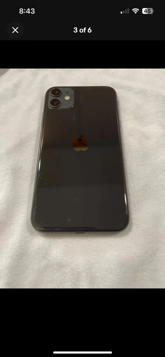 Black iPhone 11 unlocked image indicator(4)