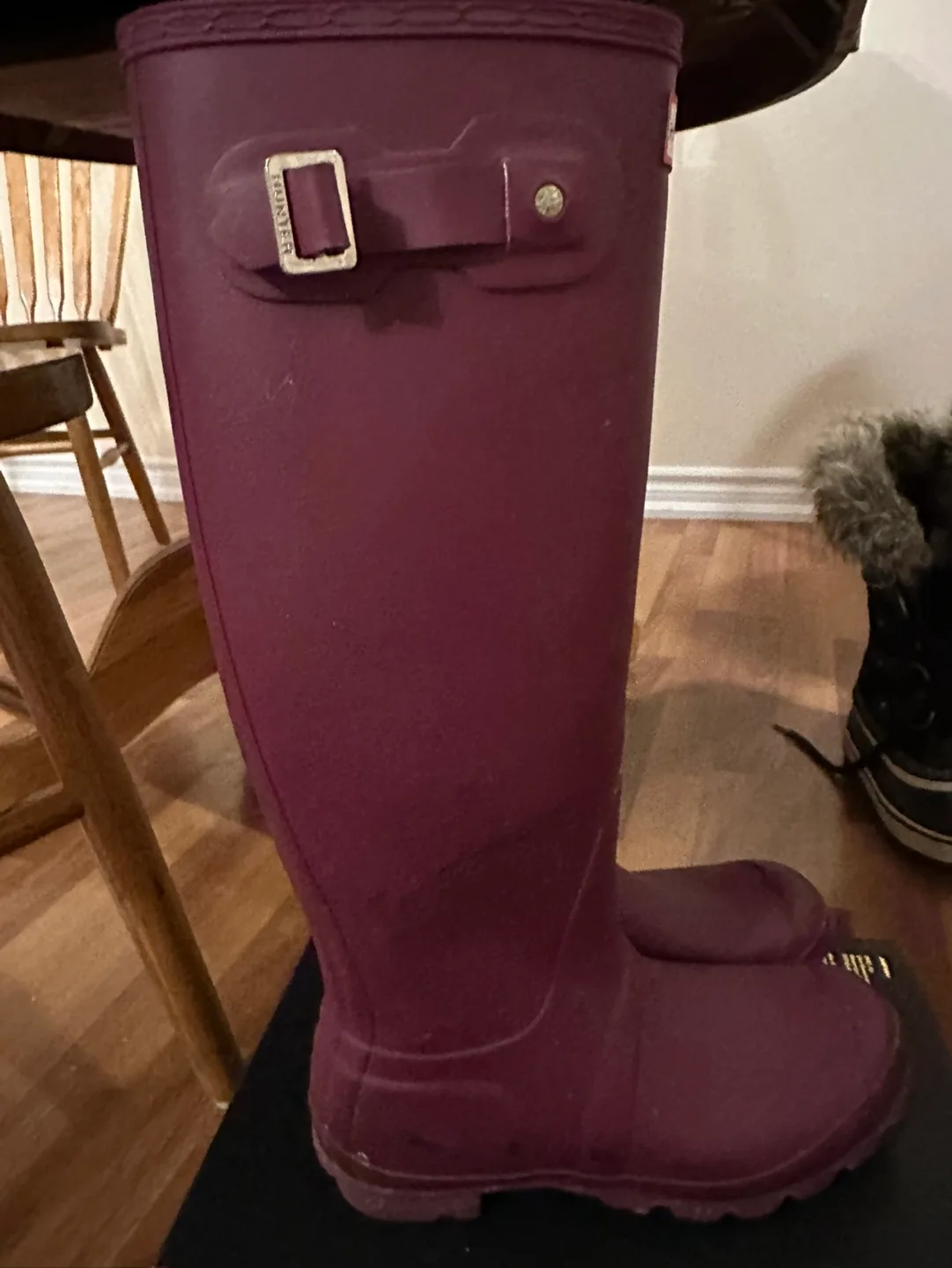 Hunter Women's Original Tall Gloss Rain Boots - Size US 8 image indicator(2)