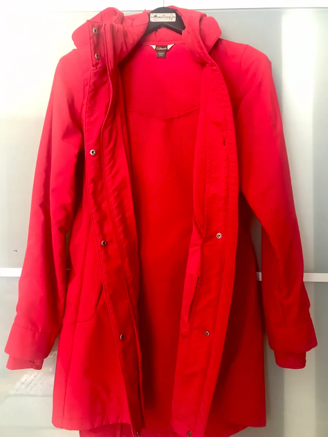 Cloudveil Women's Red Softshell Jacket - Size Small image indicator(6)