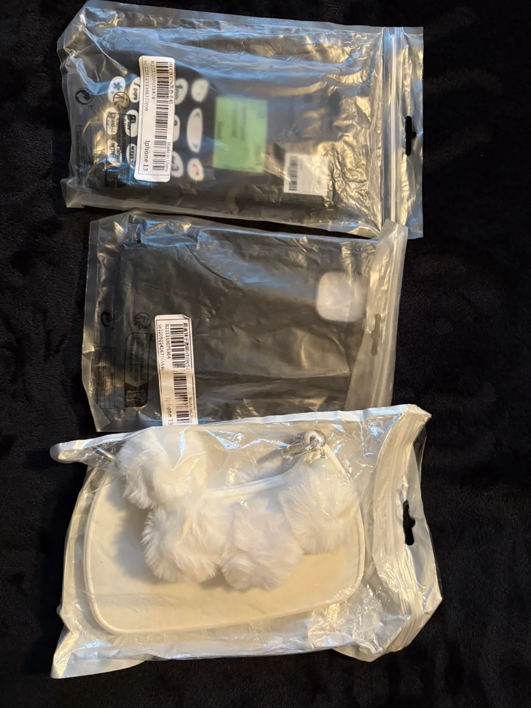 iPhone 13 Cases image indicator(2)