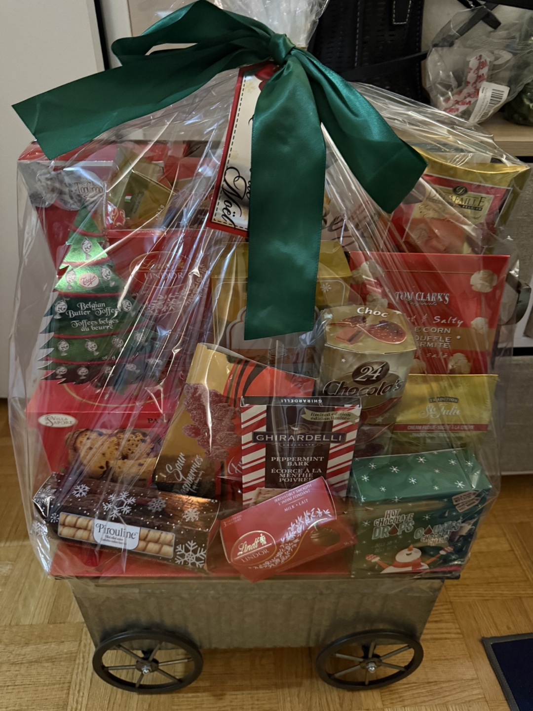 Holiday Wagon Gift Set - photo 2
