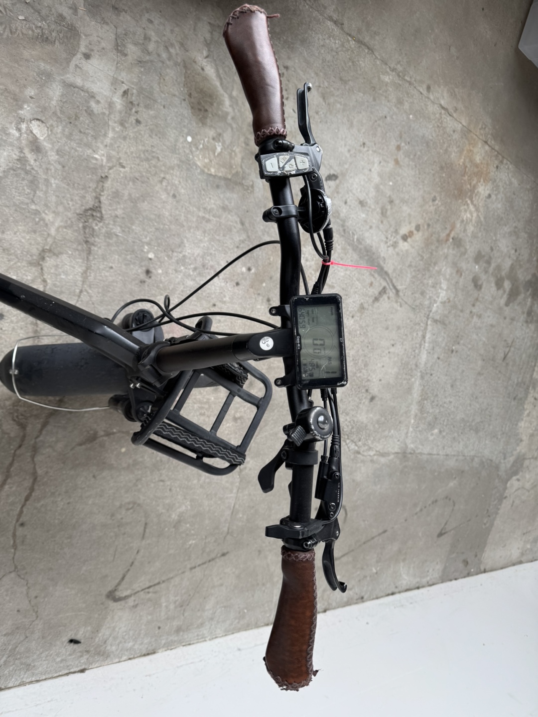 F1000 E bike - photo 4
