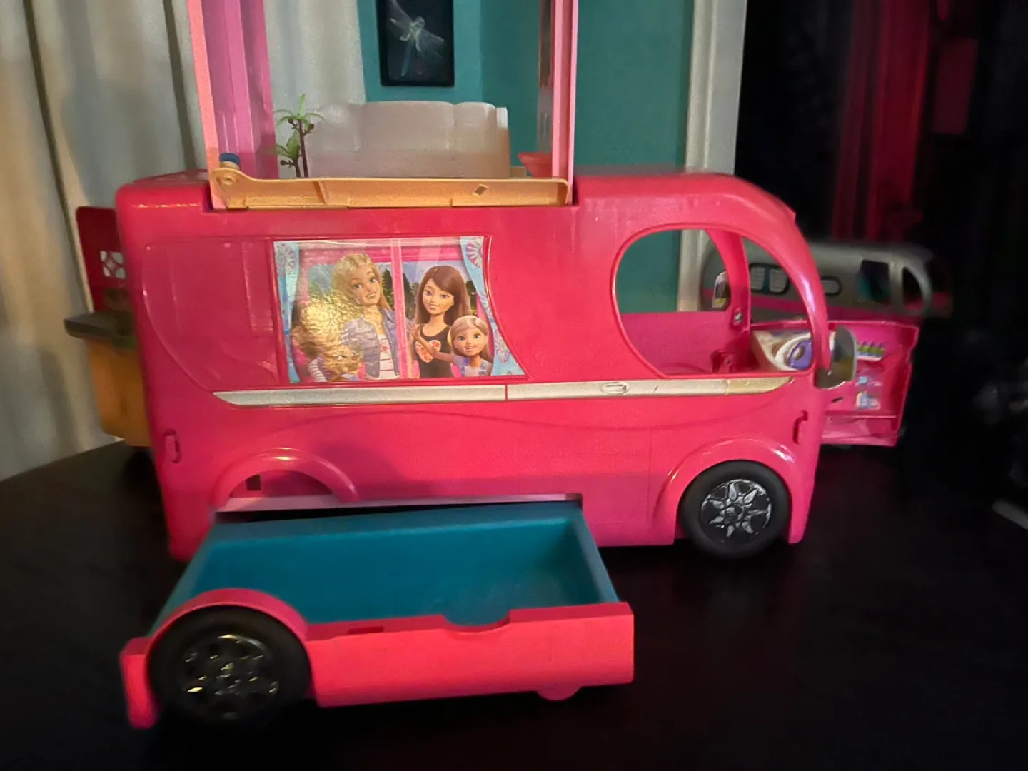Barbie Pop-Up Camper Playset image indicator(3)
