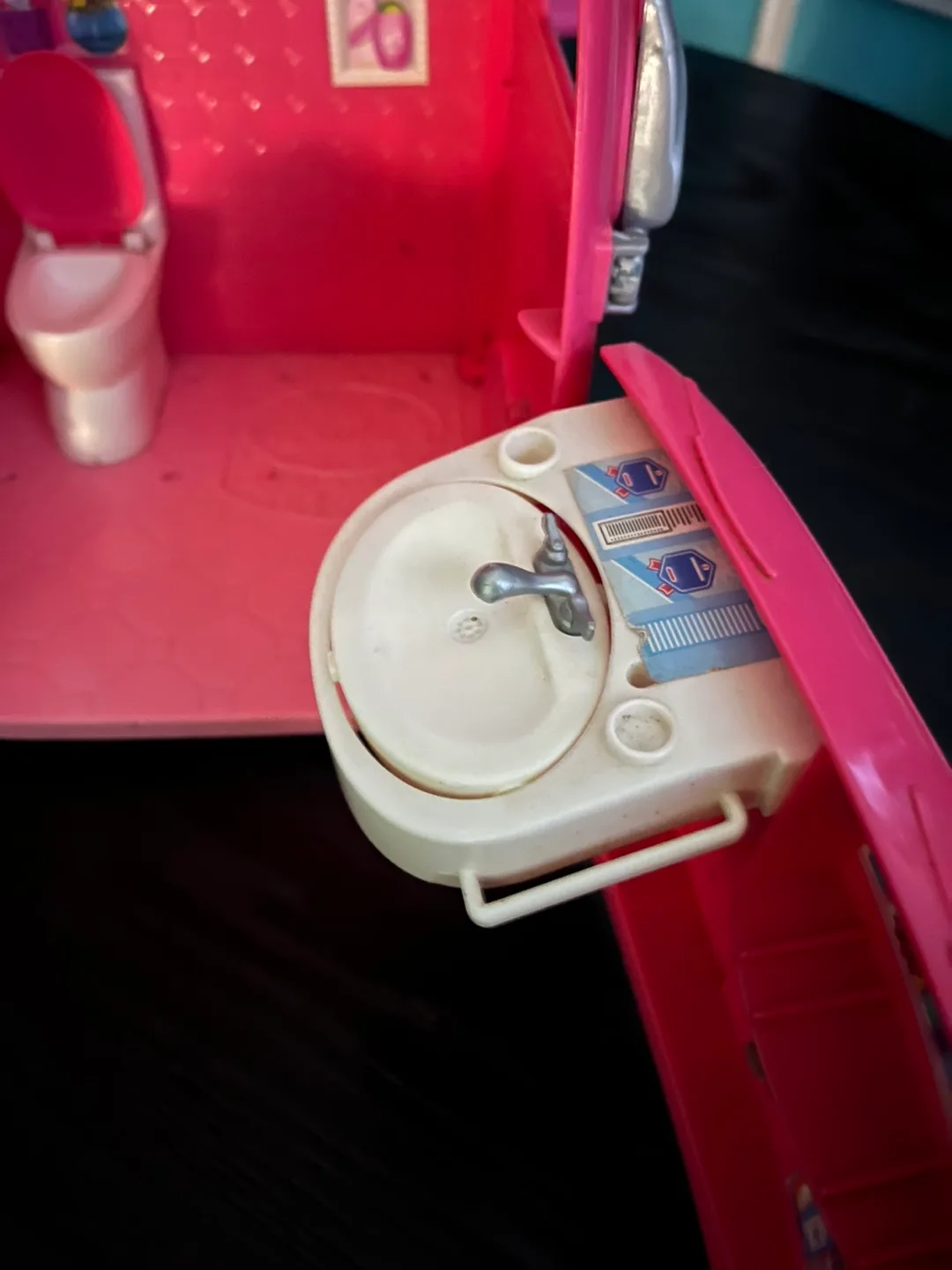 Barbie Pop-Up Camper Playset image indicator(6)