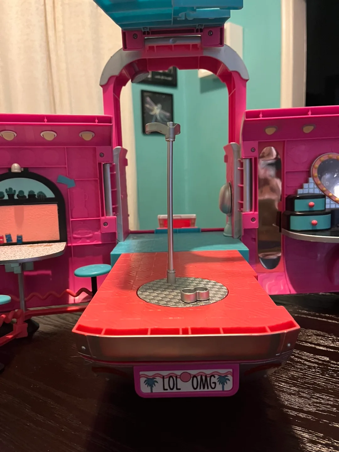 LOL Surprise OMG Camper Van Playset image indicator(5)