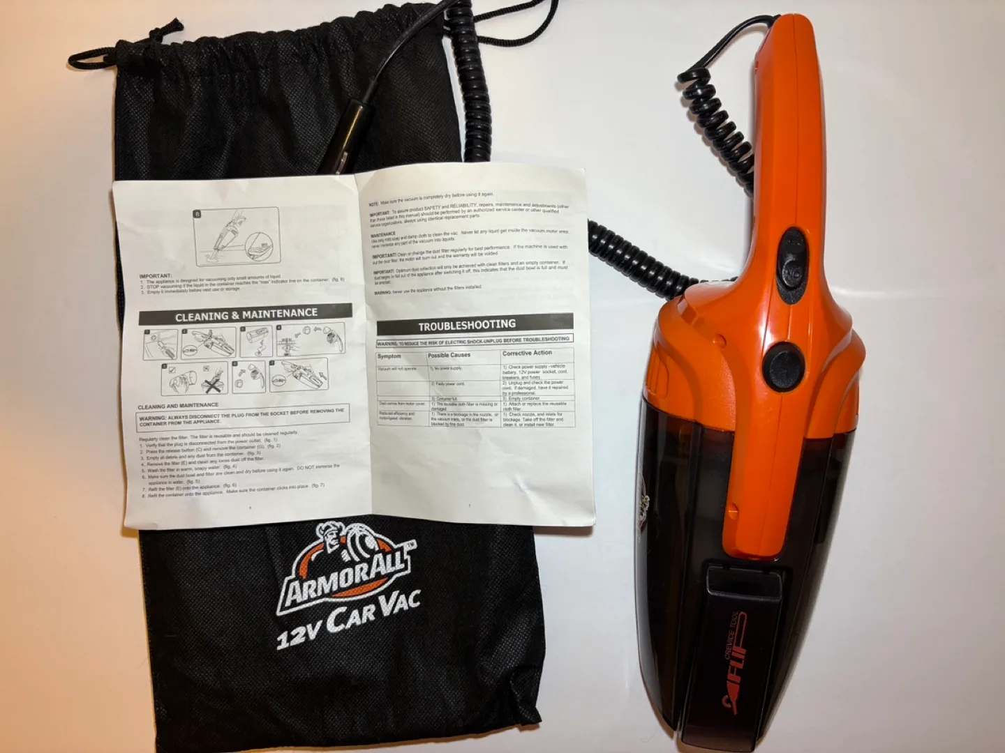 *Like new* Car Wet/ Dry Vacuum w/ Carry Bag and Reusable Filter image indicator(5)