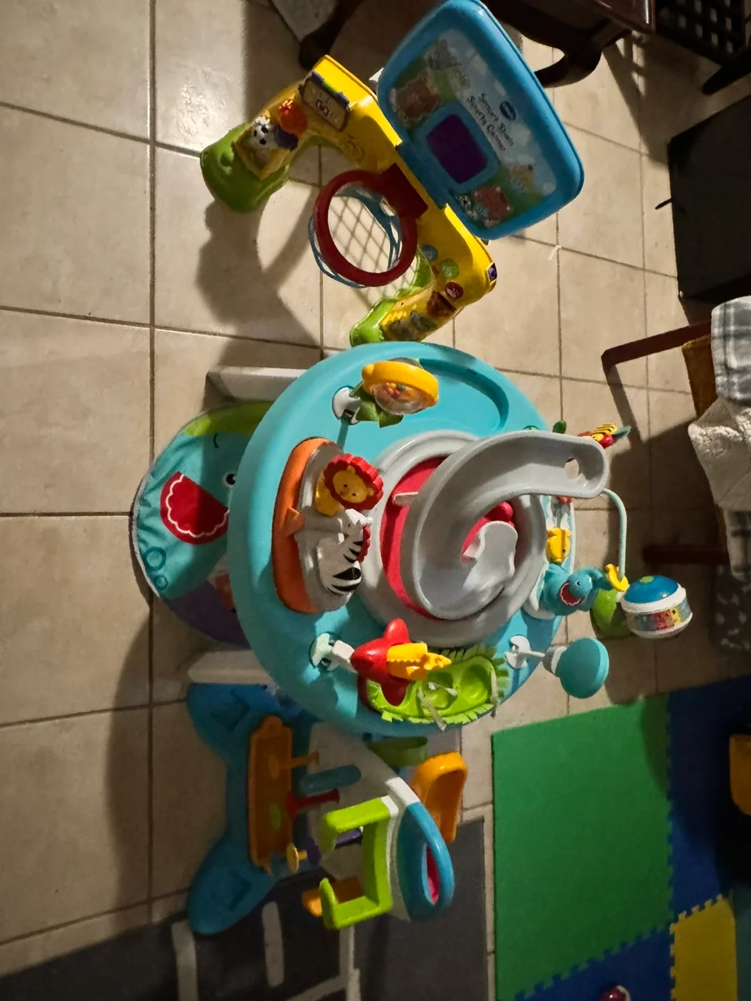 VTech Sit-to-Stand Learning Activity Centre image indicator(4)