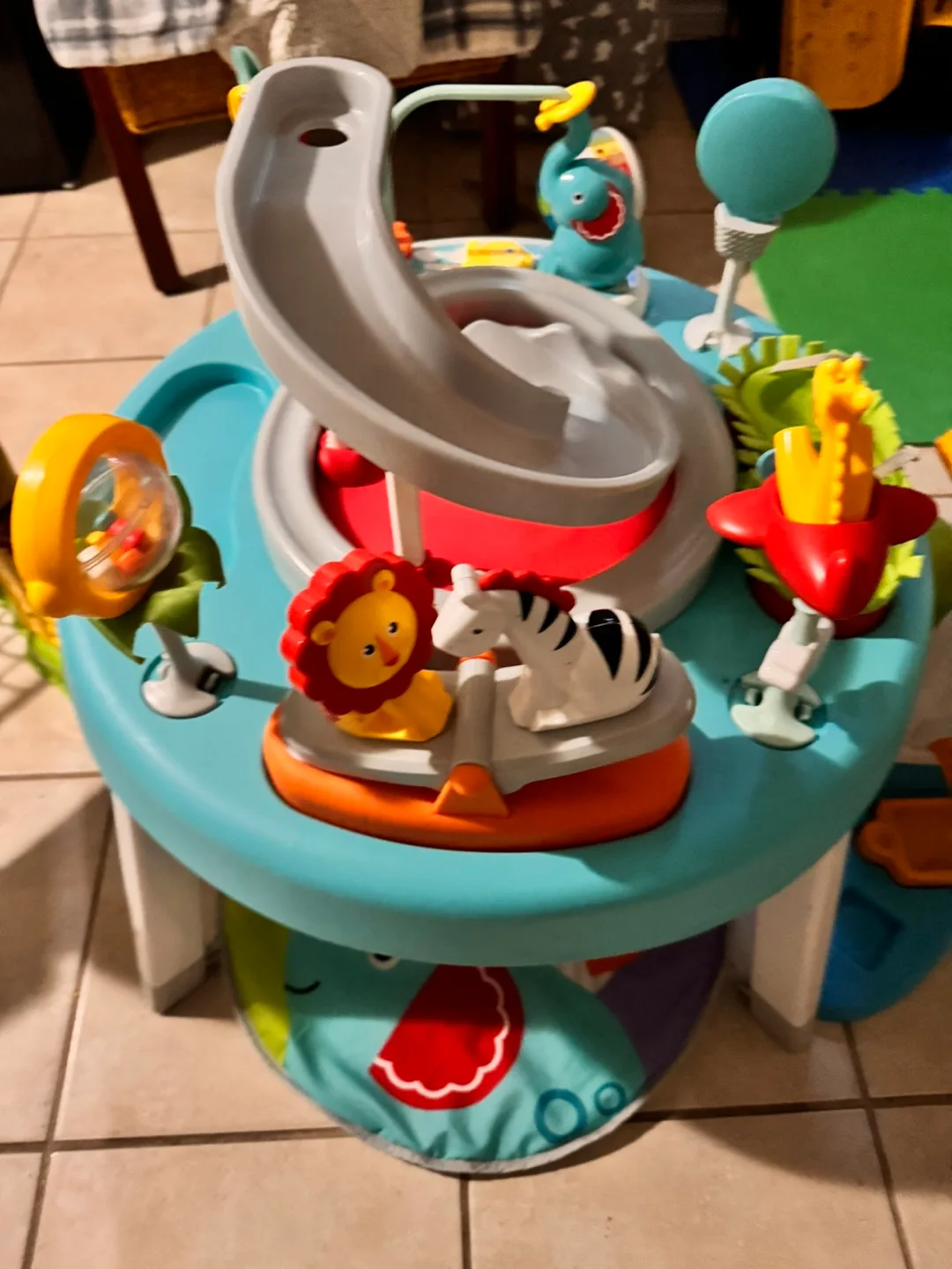 VTech Sit-to-Stand Learning Activity Centre image indicator(2)