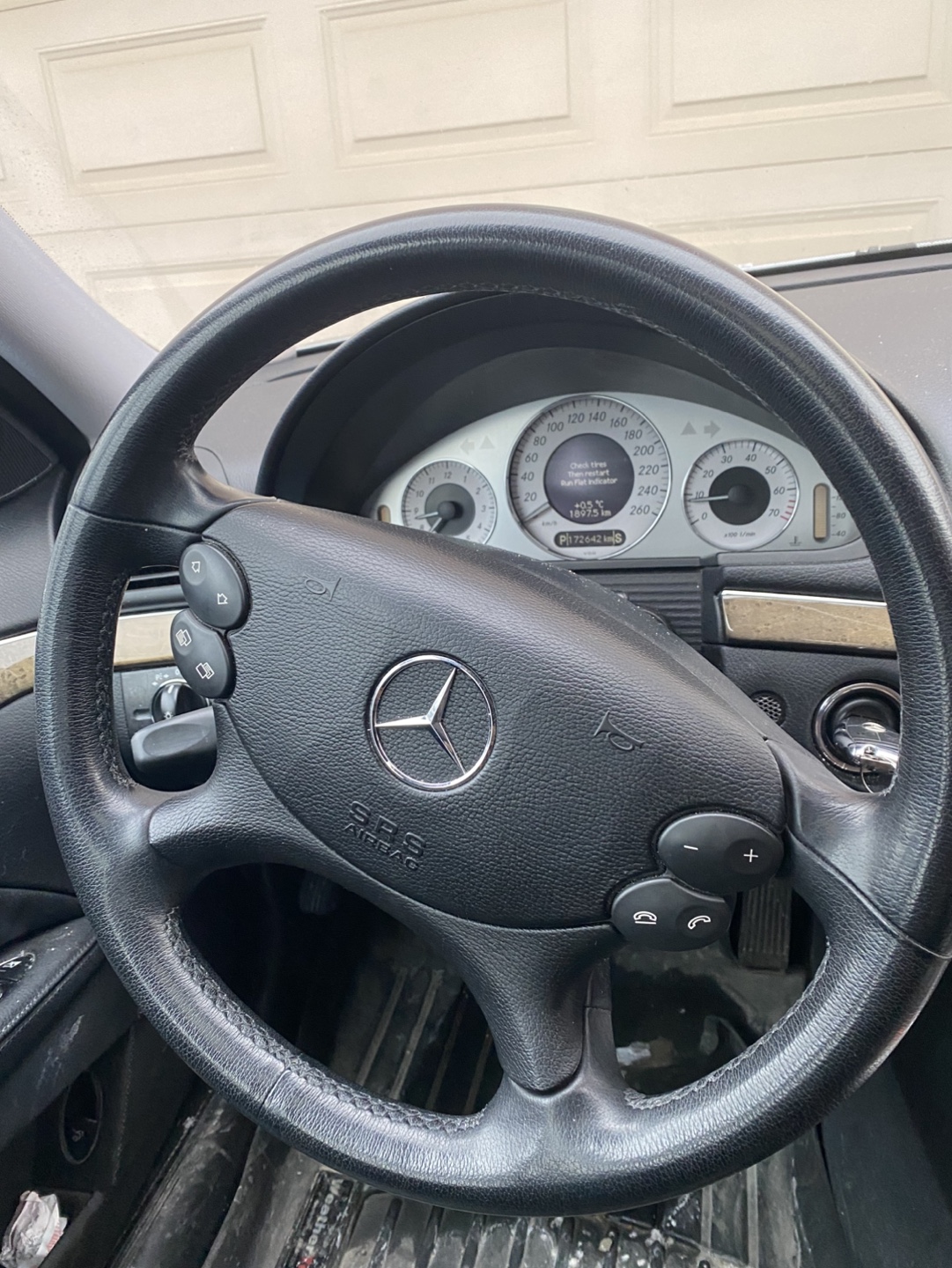 2007 Mercedes Benz E550 4Matic - photo 2