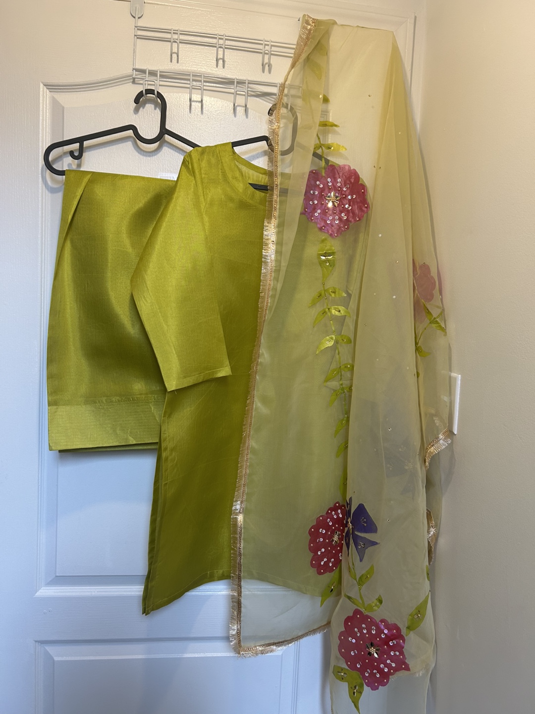 Beautiful Green Pakistani 3 pcs Silk Dress