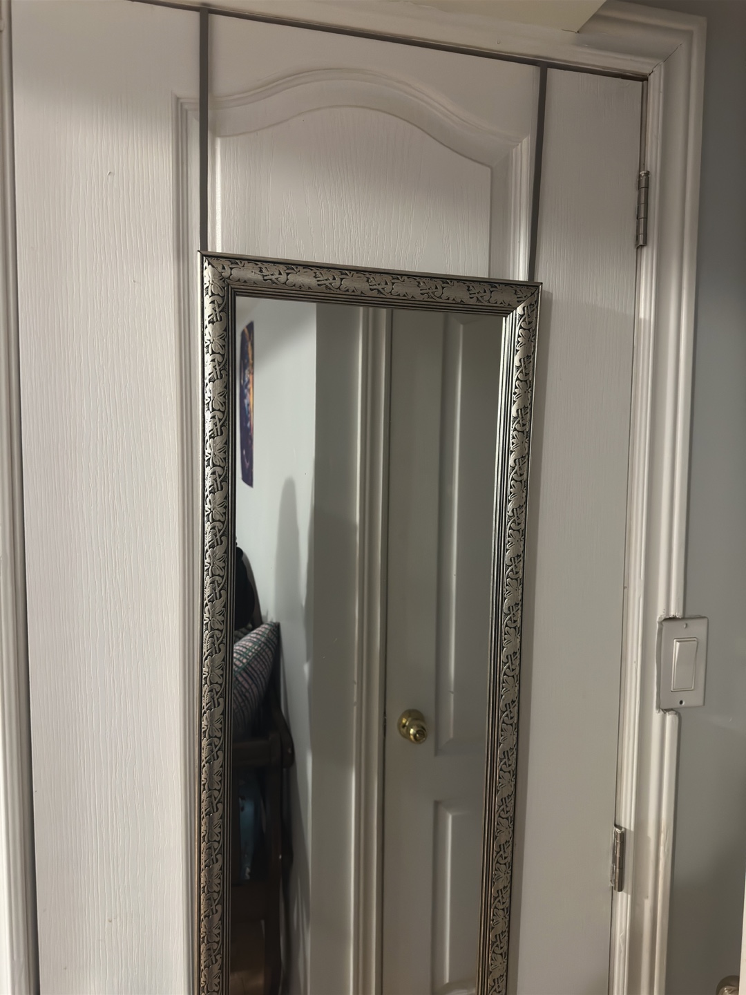 Over-the-door mirror with ornate frame - photo 2